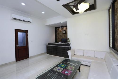 Hotel Marc Royal, Agra