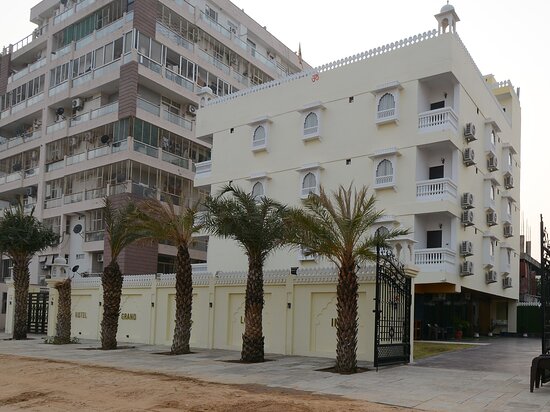 Hotel Grand Lotus Inn