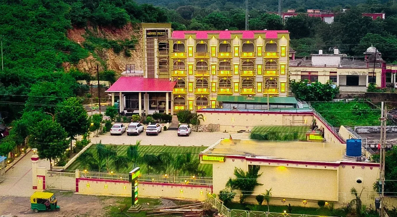 Hotel Parth