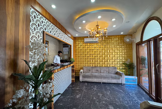 The Divine Oak Golden Leaf Hotel Image