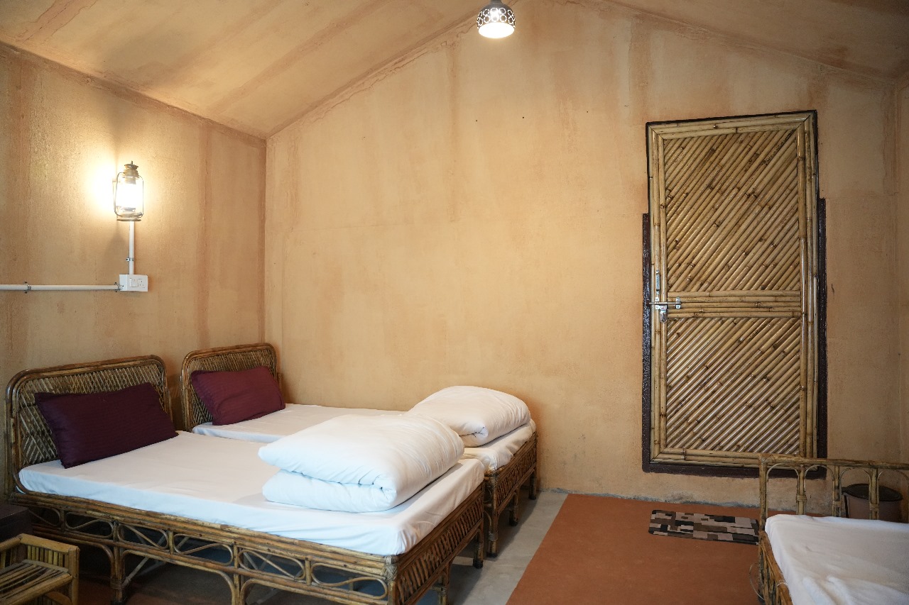 Marvel Cottage Shivpuri with Grand lofy resort Hotel Image