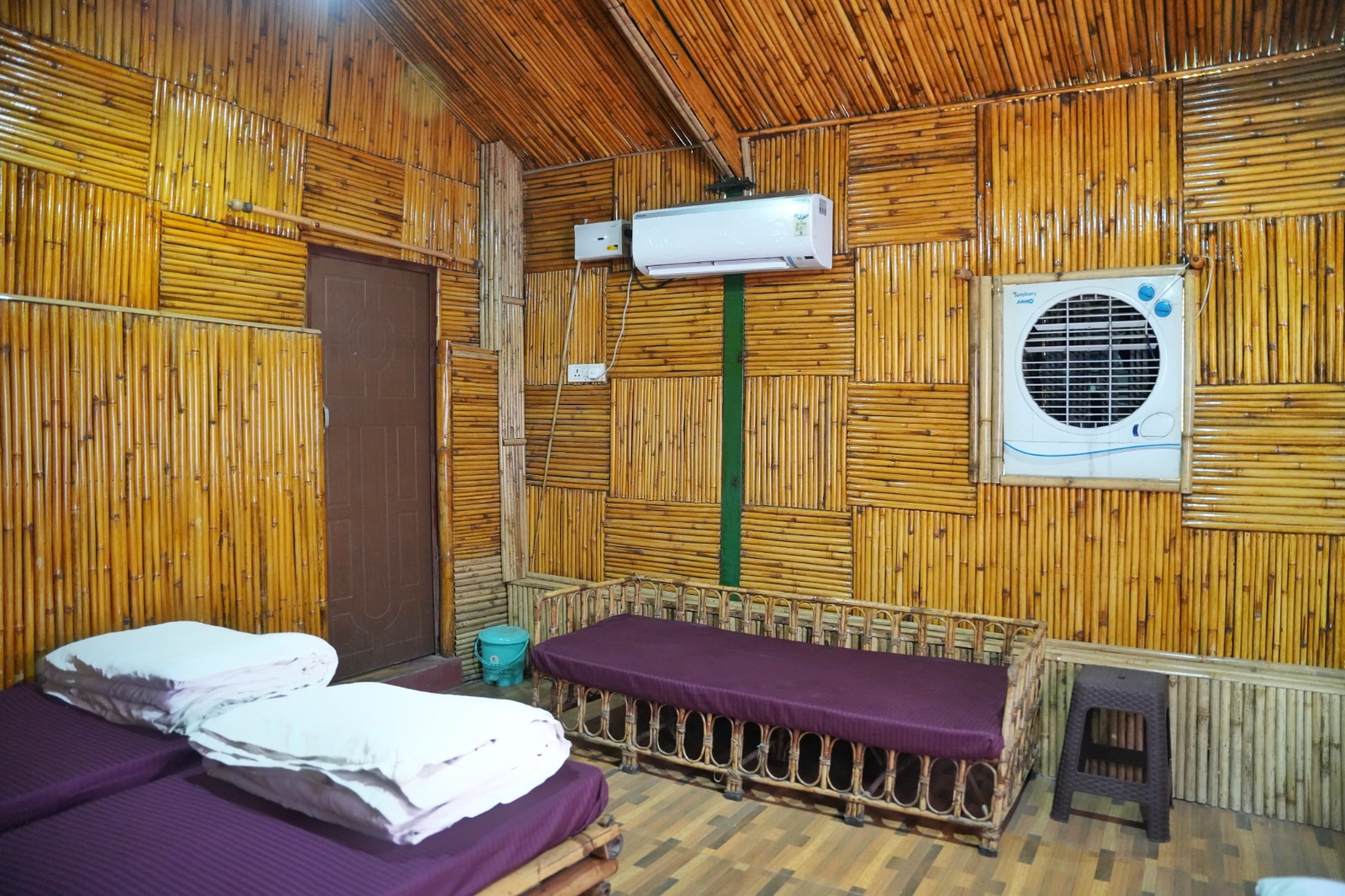 Marvel Cottage Shivpuri with Grand lofy resort Hotel Image